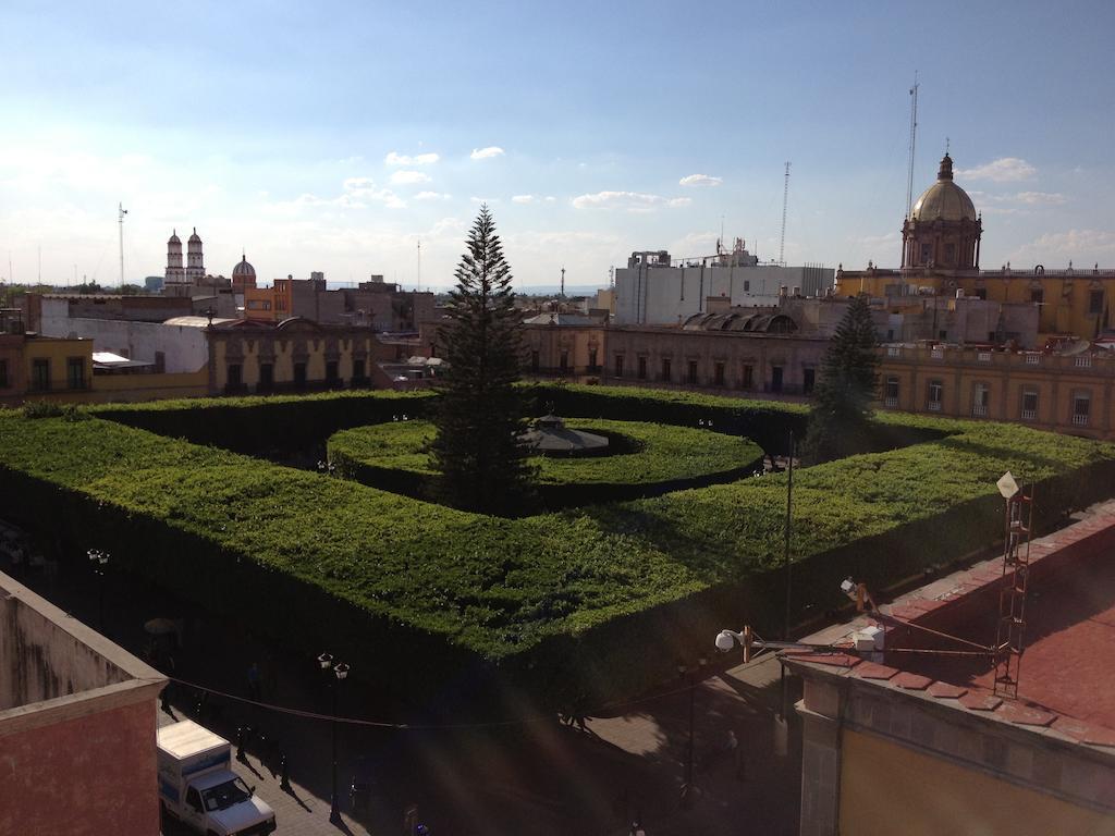 Hotel Gomez De Celaya Селая Екстер'єр фото